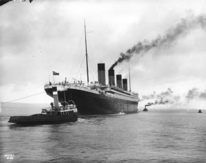 Titanic Leaving Port